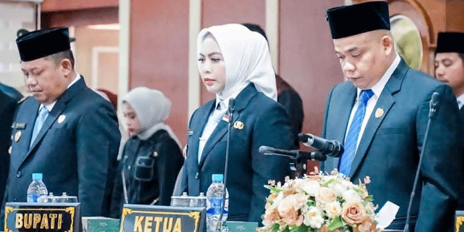 Bupati dan Wakil Bupati Labuhanbatu mengikuti pidato kenegaraan Presiden melalui siaran langsung