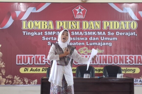 Peserta lomba puisi dan pidato di Aula DPC PDI Perjuangan Kabupaten Lumajang