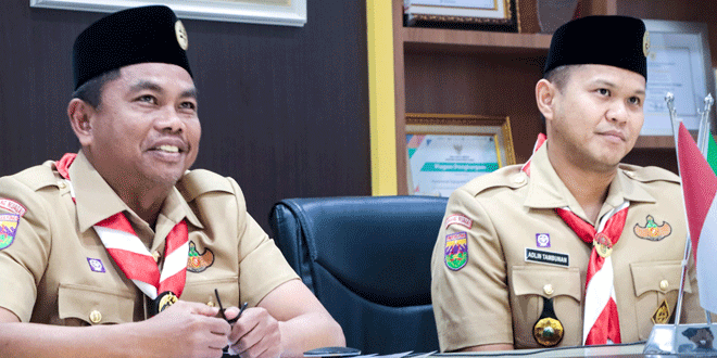 Bupati dan Wabup Sergai mengikuti presentasi keterbukaan informasi di ruang Command Center