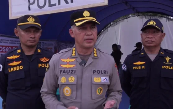 Tim medis Polri melayani warga terdampak gempa di posko kesehatan Nagekeo