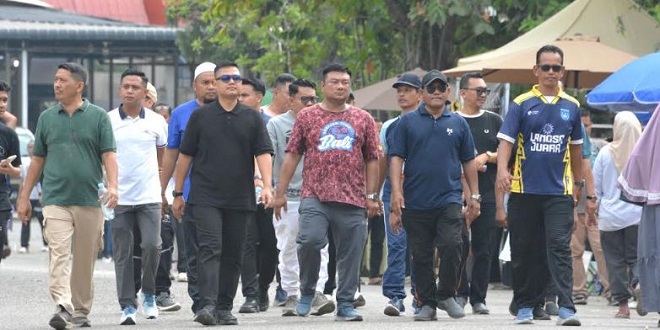 Suasana Car Free Day di Lapangan Merdeka Kota Langsa dengan pengunjung dan stan UMKM