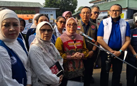 Relawan menyiapkan bantuan dan layanan perlindungan untuk perempuan dan anak korban gempa NTT
