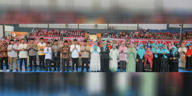 Pelantikan pengurus Majelis Taklim Pematangsiantar dan penyerahan SKT kepada 150 majelis