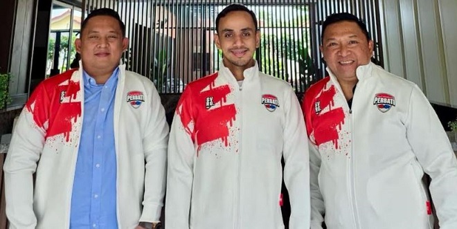 Zainuddin Lubis menerima jaket Perbati Pusat sebagai simbol dukungan