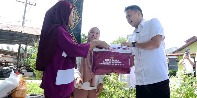 Wabup Serdang Bedagai kunjungi korban puting beliung di Dolok Masihul