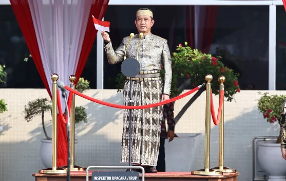 Inspektur Utama Setjen DPR Rusdi Hartono berpidato saat HUT ke-81 RI mengenai adaptasi AI ASN