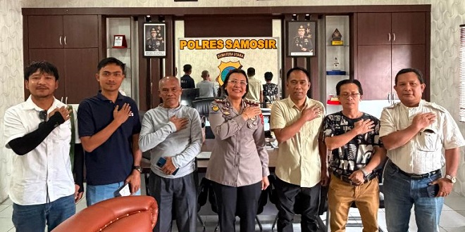 Audiensi PWI Kabupaten Samosir dengan Kapolres AKBP Rina Tarigan di ruang kerja