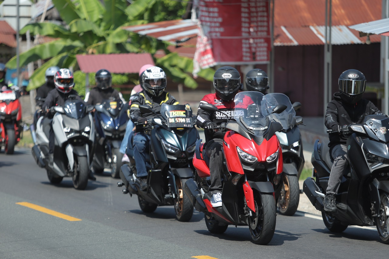 Suasana MAXi Day 2026 di Palu dengan peserta dan deretan motor Yamaha