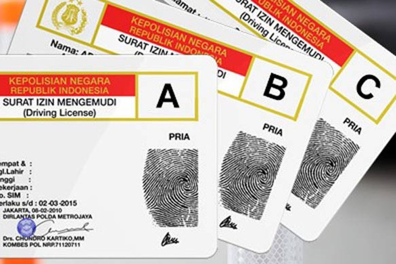 Ilustrasi perpanjangan SIM online 2026 melalui aplikasi resmi Korlantas