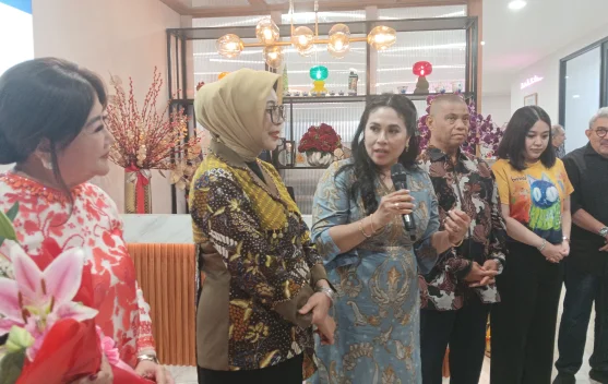 Anak berkebutuhan khusus memamerkan produk di acara LSBA Bekasi