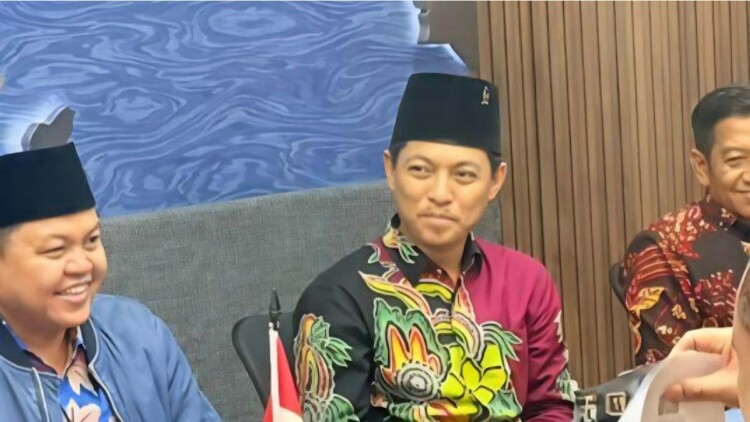 Ketua Fraksi DPRD dan Bupati Sumenep saat audiensi dengan Kemenhub