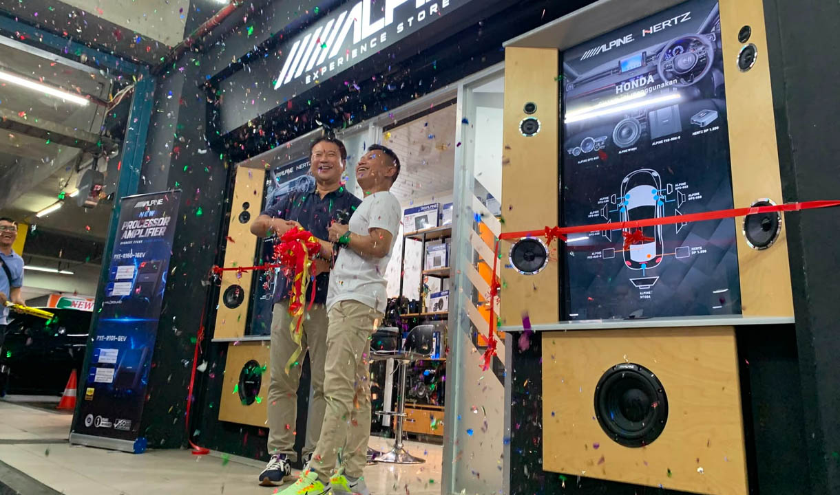 Tampilan Alpine Experience Store di MGK Kemayoran, gerai car audio Alpine