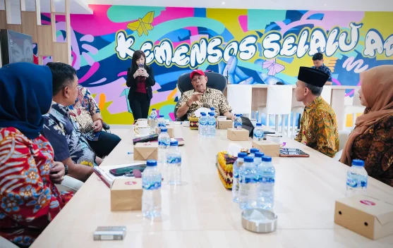 Ilustrasi Sekolah Rakyat dan anak-anak dari keluarga miskin