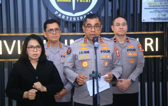 Personel Polri berpatroli menjaga ketertiban untuk mempertahankan kondusivitas