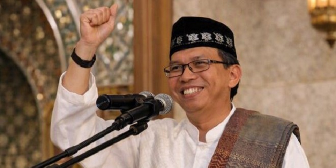 Ustazd memberikan khutbah Jumat di Masjid Jamik Buengcala, Aceh Besar