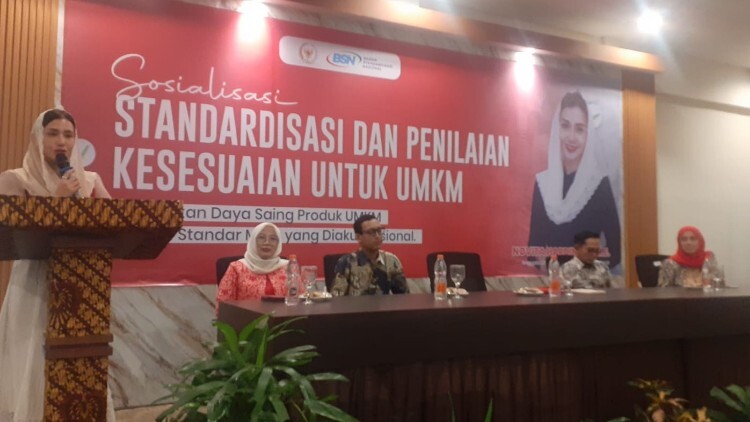 Novita Hardini sosialisasi standardisasi UMKM di Trenggalek