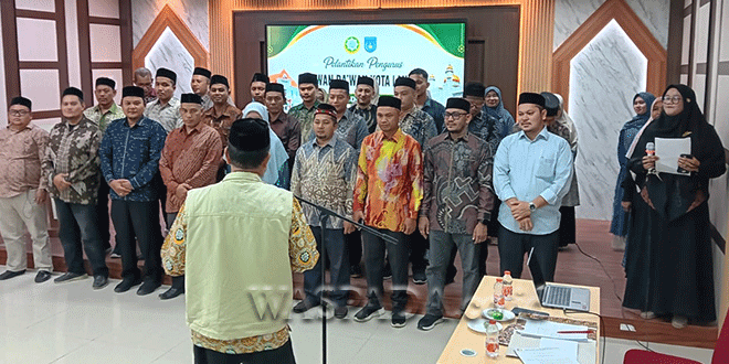 Suasana pelantikan DDII Kota Langsa di Aula IAIN Langsa