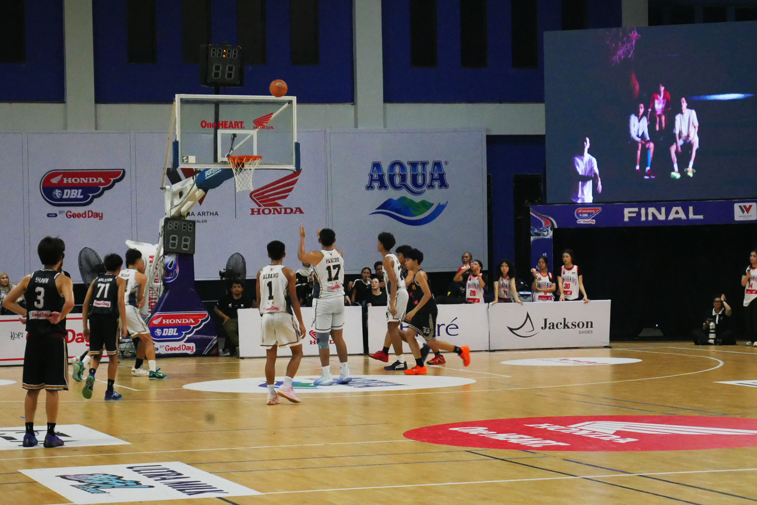 SMA Jubilee Jakarta merayakan kemenangan di Honda DBL 2026 North Jakarta