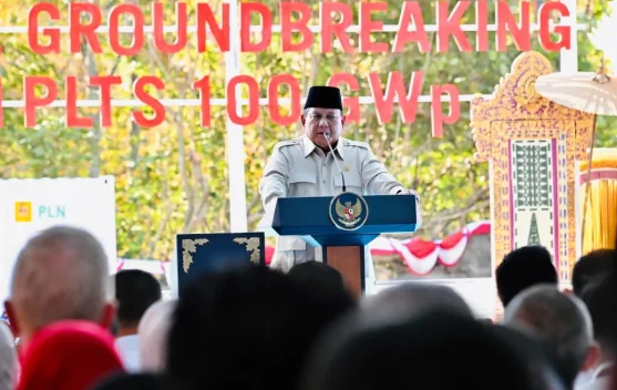 Presiden Prabowo meninjau lokasi terdampak gempa di Nusa Tenggara Timur