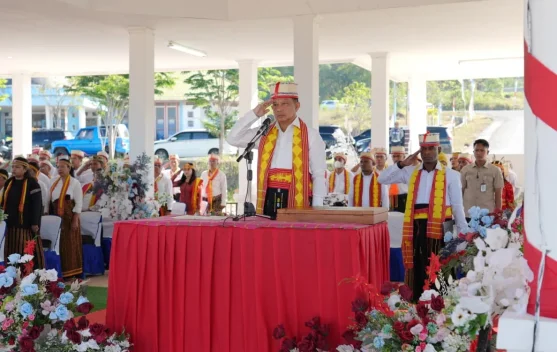 Mendagri Tito Karnavian memimpin upacara HUT ke-81 di Lapangan Natas Lehong, Manggarai Timur, NTT