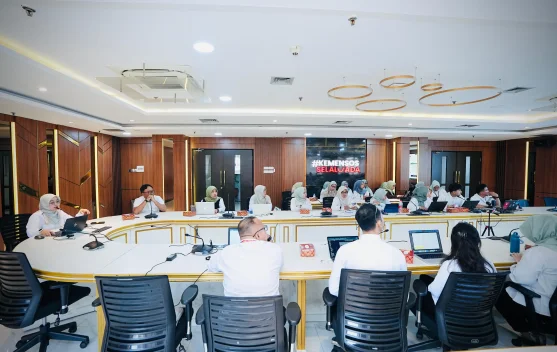 Antarmuka sistem LENSA SR Kemensos untuk mengelola dan memverifikasi informasi Sekolah Rakyat