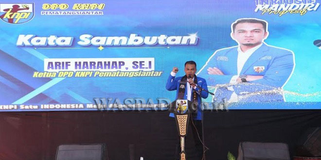 Foto bersama pengurus DPD KNPI Kota Pematangsiantar saat pelantikan