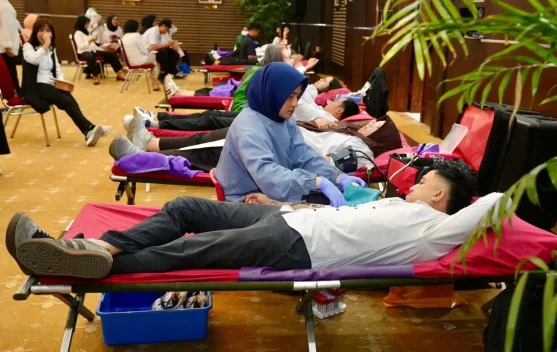 Peserta donor darah DWP Kemenkop bersama PMI DKI di Jakarta
