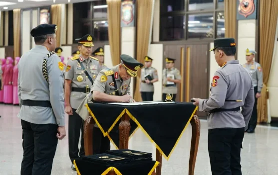Kapolri Listyo Sigit memimpin serah terima jabatan di Rupattama Mabes Polri