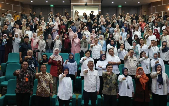 Pembekalan 600 mahasiswa UINSA oleh Kemensos di Auditorium UINSA