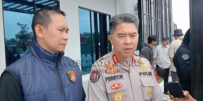 Lokasi peristiwa di Kompleks Bumi Asri Medan Helvetia dan tim forensik melakukan pemeriksaan