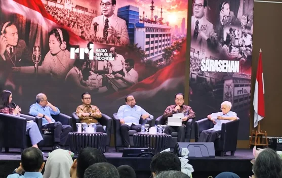 Audiens sarasehan RRI membahas tantangan digital di Auditorium Jusuf Ronodipuro