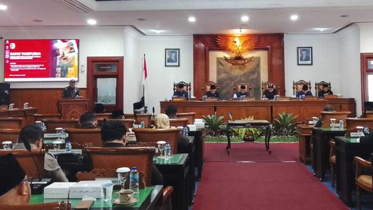 Rapat paripurna DPRD Tulungagung membahas Ranperda Perubahan APBD 2026