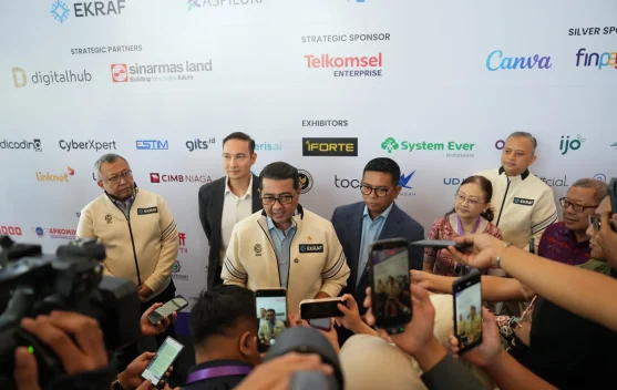 Ilustrasi ancaman siber dan keamanan aplikasi digital di Indonesia