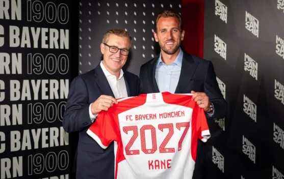 Harry Kane merayakan gol bersama Bayern Munich di stadion