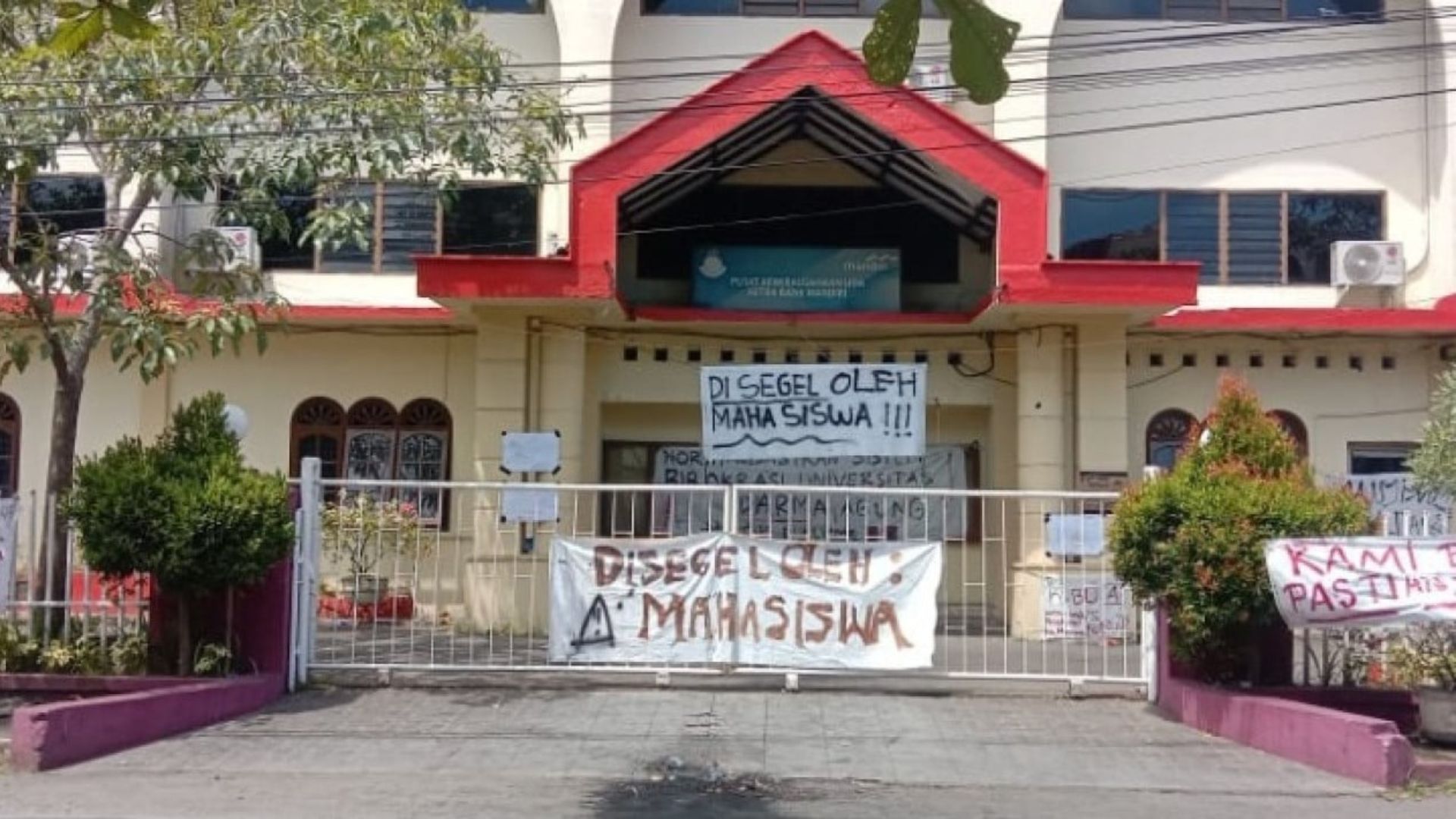 Gedung Universitas Darma Agung terkait sengketa yayasan dan perkara tanah