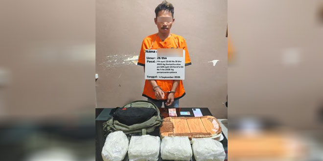 Petugas mengamankan barang bukti narkotika dan tersangka di Rantauprapat