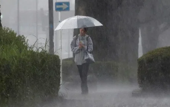 Ilustrasi hujan deras dan potensi banjir di wilayah rawan