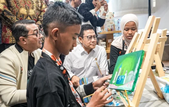 Pameran lukisan anak dari Aceh Tamiang dan Pariaman sebagai upaya pemulihan psikososial