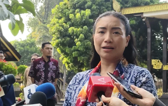 Rahayu Saraswati saat kunjungan kerja di Anjungan Kalimantan Selatan TMII