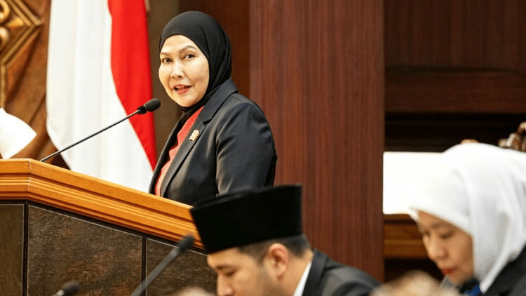 Rapat DPRD Jawa Timur membahas Perubahan APBD 2026