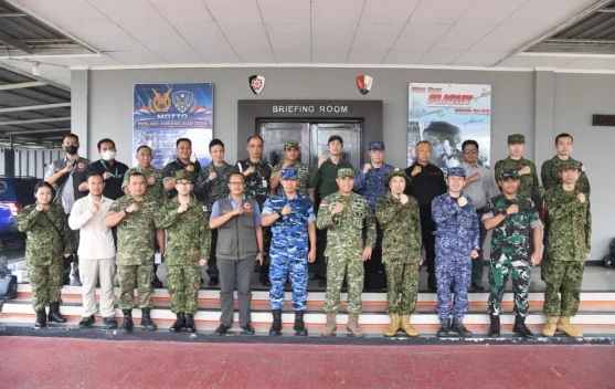 Kapal JS Kunisaki dan helikopter CH-47 dikerahkan untuk bantu pemadaman karhutla