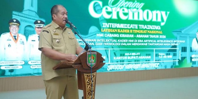 Bupati Asahan membuka kegiatan Latihan Kader II HMI di Aula Melati Kantor Bupati Asahan