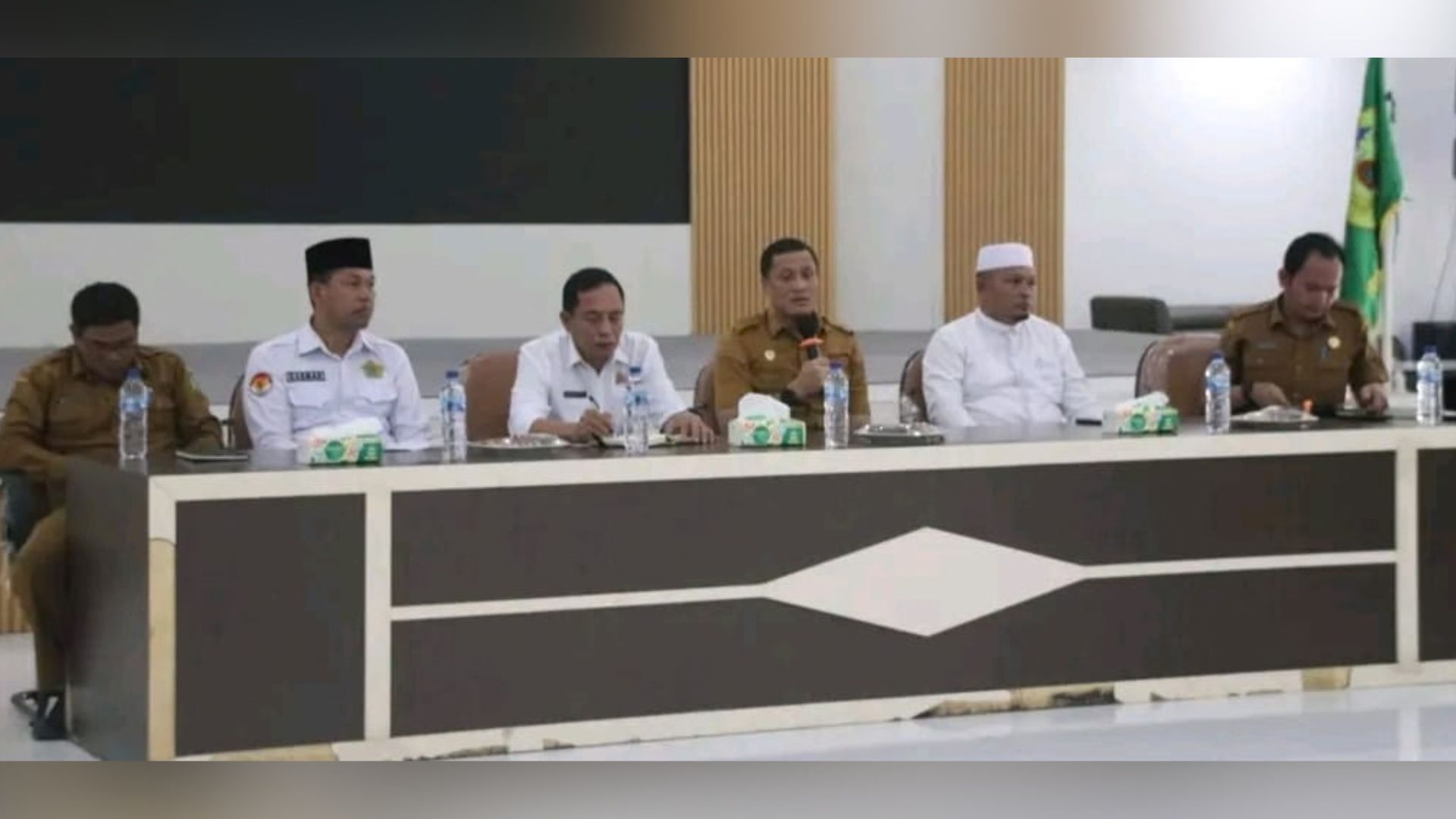 Rapat koordinasi percepatan sertifikasi tanah wakaf di aula kantor Padanglawas