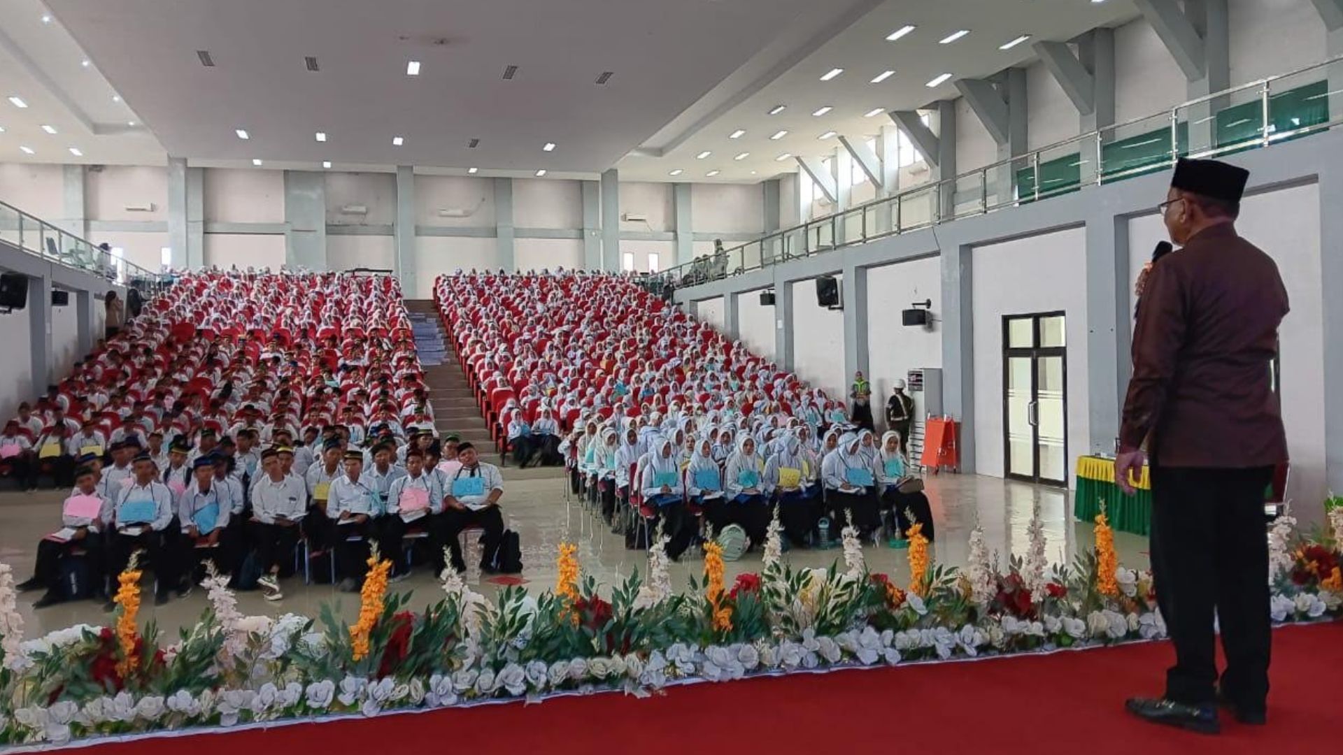 Ketua MAA Kota Langsa Drs H Mursyidin Budiman memberi materi pada PBAK IAIN Langsa 2026