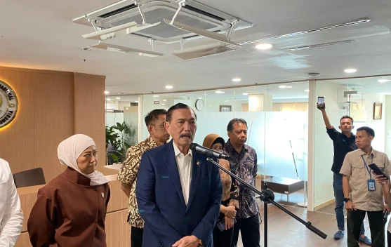 Ilustrasi penyaluran bansos ke rekening bank dan transaksi nontunai