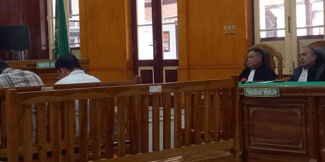 Saiful Abdi saat membaca pleidoi di ruang sidang PN Medan