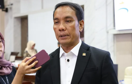 Pertemuan Komisi XI DPR membahas RKA OJK 2027 dan persetujuan anggaran Rp10,5 triliun