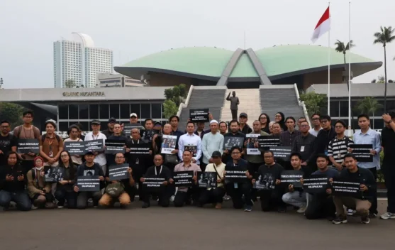 Doa bersama KWP DPR untuk jurnalis dan ABK hilang di Selat Sunda di Kompleks Parlemen