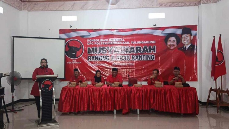 Suasana Musyawarah Ranting PDI Perjuangan Kecamatan Kedungwaru di aula DPC Tulungagung