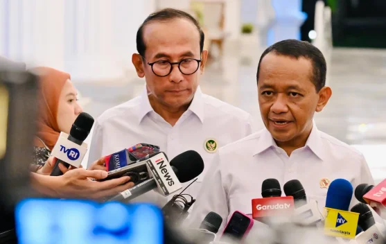 Ilustrasi pengisian bahan bakar E50 di stasiun pengisian